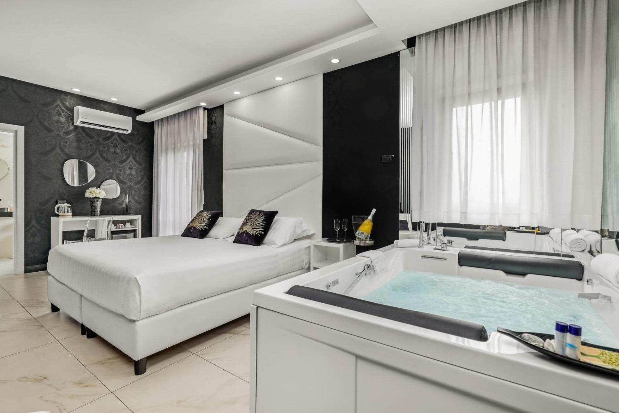 קאסרטה Reggia Suite Spa Hotel מראה חיצוני תמונה