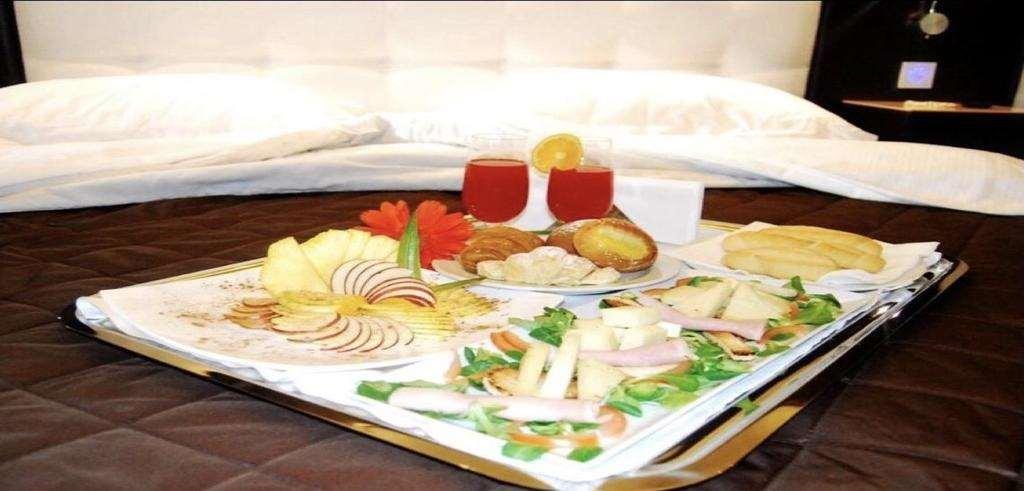 קאסרטה Reggia Suite Spa Hotel מסעדה תמונה
